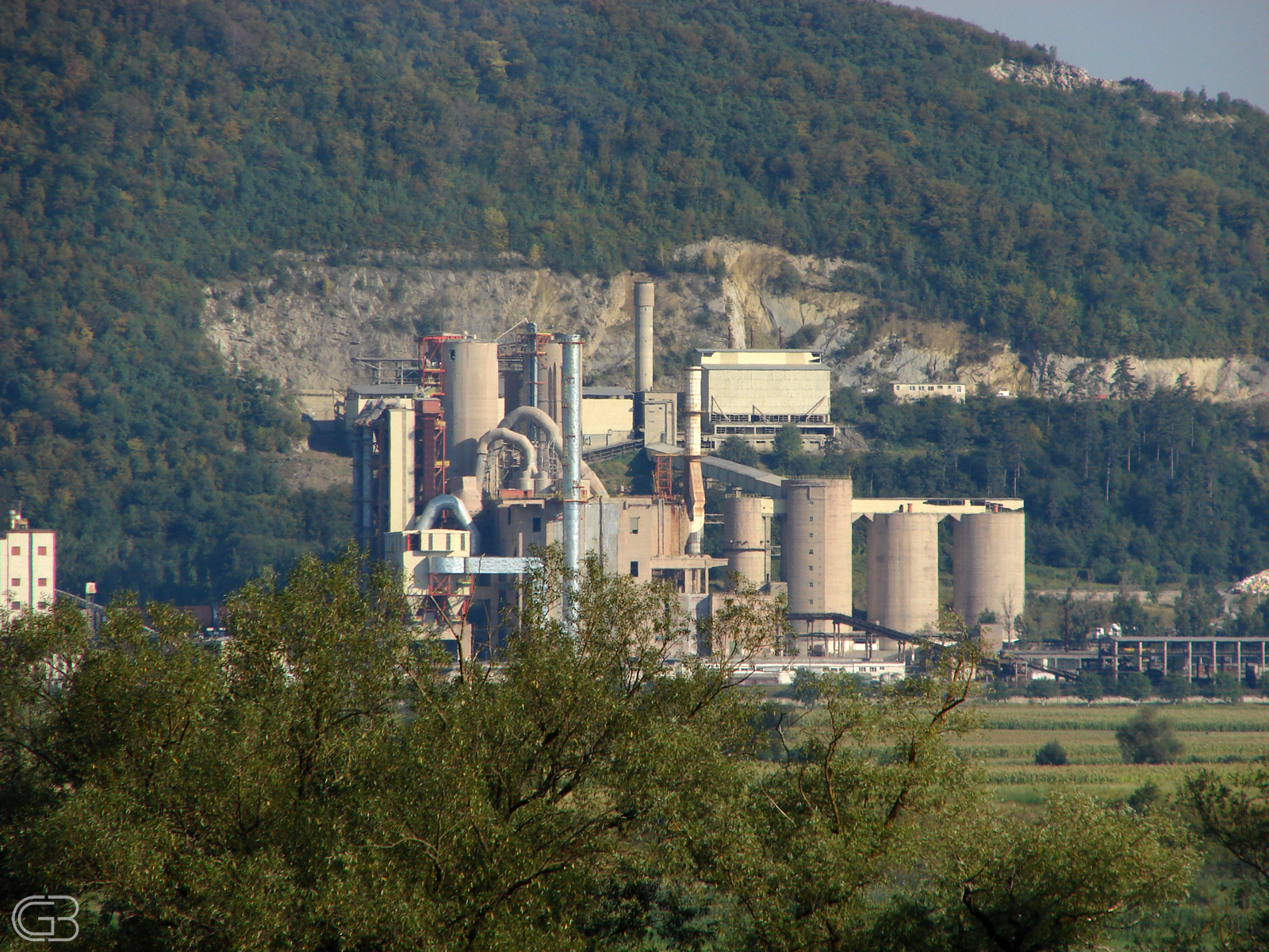 Çimento Fabrikaları